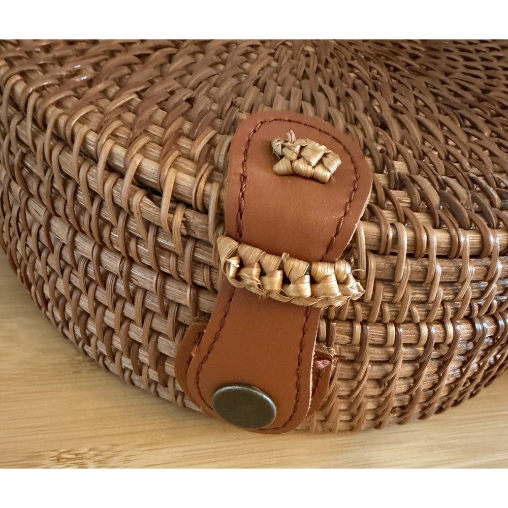 Handbag Handcrafted In Vietnam Woven Rattan Genuine Leather Circle Bag NWT Purse